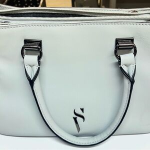 Simply Vera Vera Wang Elegant Soft Baby Blue Handbag / Shoulder Bag